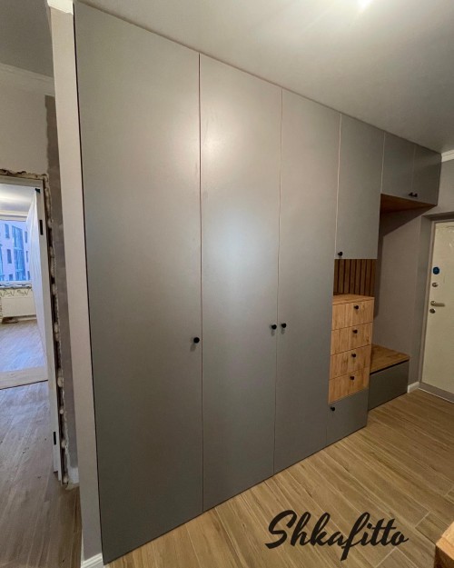 Шкаф в прихожую