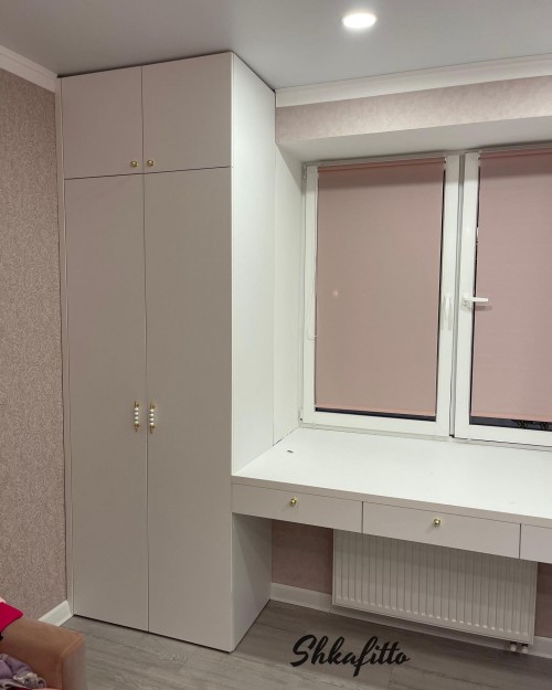 Рабочая зона у окна Peppa